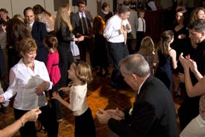 Pittsburgh DJ Gets Them On The Dance Floor!